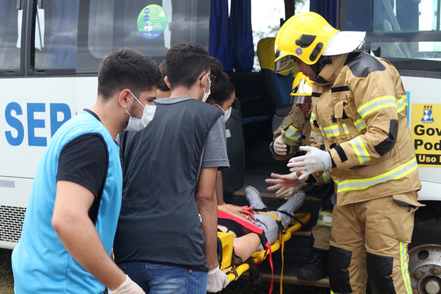 Ação simula acidente entre carro e ônibus. Foto: Ana Laura Farias/ Campus Lagarto
